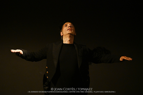 Israel Galván & Los Mellis “El Dorado” (El Dorado sfb-Centre Cívic Parc Sandaru, 2025-06-19. Barcelona) Por Joan Cortès [Flamencuras AKA INSTANTZZ AKA Galería fotográfica AKA Fotoblog de jazz, impro… y algo más] - Tomajazz - Israel Galván & Los Mellis “El Dorado” actuaron en El Dorado sfb de Barcelona el 19 de junio d-Centre Cívic Parc Sandaru, 2025-06-19. Barcelona) Por Joan Cortès [Flamencuras AKA INSTANTZZ AKA Galería fotográfica AKA Fotoblog de jazz, impro… y algo más]
