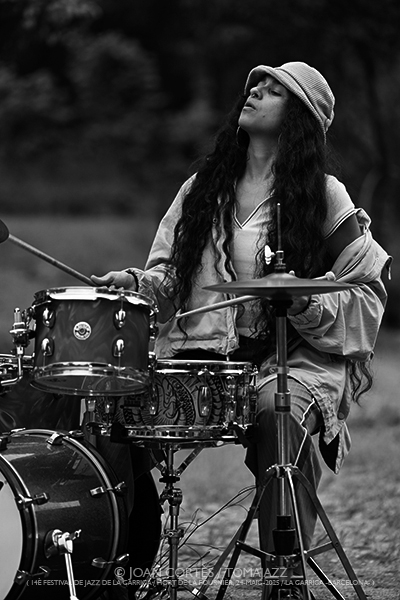 Primavera Femenina 2025 [II] Por Joan Cortès [INSTANTZZ AKA Galería fotográfica AKA Fotoblog de jazz, impro… y algo más] - Tomajazz - Segunda parte del Primavera Femenina 2025, con una selección de retratos de Joan Cortès. Con Kris Davis, Miho Hazama, Becca Stevens, Rita Payés, Irene Reig, Ingrid Laubrock, Esperanza Spalding, Aitana Rousseau, Estefanía Chamorro, Anja Lechner, Zsófia Boros, Sònia Gómez, Alba Careta, Laura Marchal, Núria Andorrà & Olga Blanco