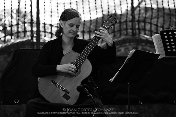 Primavera Femenina 2025 [II] Por Joan Cortès [INSTANTZZ AKA Galería fotográfica AKA Fotoblog de jazz, impro… y algo más] - Tomajazz - Segunda parte del Primavera Femenina 2025, con una selección de retratos de Joan Cortès. Con Kris Davis, Miho Hazama, Becca Stevens, Rita Payés, Irene Reig, Ingrid Laubrock, Esperanza Spalding, Aitana Rousseau, Estefanía Chamorro, Anja Lechner, Zsófia Boros, Sònia Gómez, Alba Careta, Laura Marchal, Núria Andorrà & Olga Blanco