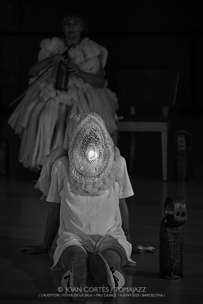 Primavera Femenina 2025 [II] Por Joan Cortès [INSTANTZZ AKA Galería fotográfica AKA Fotoblog de jazz, impro… y algo más] - Tomajazz - Segunda parte del Primavera Femenina 2025, con una selección de retratos de Joan Cortès. Con Kris Davis, Miho Hazama, Becca Stevens, Rita Payés, Irene Reig, Ingrid Laubrock, Esperanza Spalding, Aitana Rousseau, Estefanía Chamorro, Anja Lechner, Zsófia Boros, Sònia Gómez, Alba Careta, Laura Marchal, Núria Andorrà & Olga Blanco