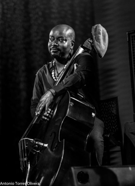 Jazzmeia Horn - Jose James (48 Festival de Jazz de Vitoria. 2025-07-17) Por Antonio Torres (texto y fotos), y Pepe Mateos (fotos) [Concierto de jazz] - Tomajazz - Jazzmeia Horn - Jose James en la segunda jornada de Mendizorroza del 48 Festival de Jazz de Vitoria. Antonio Torres y Pepe Mateos lo relatan/retratan. Actuaron Jazzmeia Horn Quartet: Jazzmeia Horn, Joel Holmes, Ameen Saleem, Ryan Sands; Jose James Quintet: José James, Ebban Dorsey, Bigyuki, Yves Fernandez, Jharis Yokley