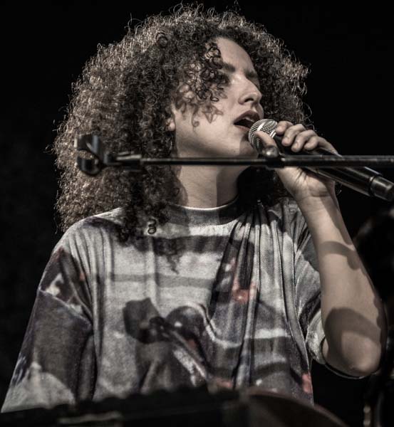 Dora Morelenbaum / Yamadu Costa / Toquinho & Camila (48 Festival de Jazz de Vitoria. 2025-07-19) Por Antonio Torres (texto y fotos), y Pepe Mateos (fotos) [Concierto de jazz] - Tomajazz - Dora Morelenbaum / Yamadu Costa / Toquinho & Camila actuaron en la jornada final del 48 Festival de Jazz de Vitoria 2025. Antonio Torres (texto y fotos), y Pepe Mateos (fotos) repasan la actuación