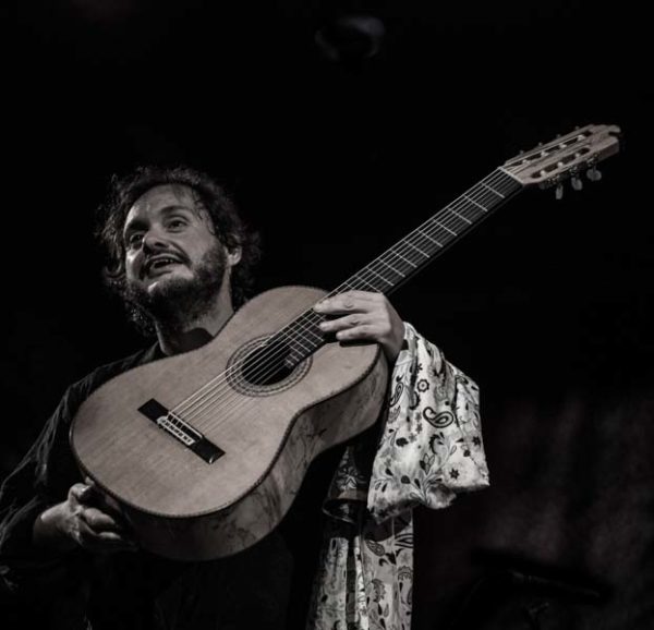 Dora Morelenbaum / Yamandu Costa / Toquinho & Camila (48 Festival de Jazz de Vitoria. 2025-07-19) Por Antonio Torres (texto y fotos), y Pepe Mateos (fotos) [Concierto de jazz] - Tomajazz - Dora Morelenbaum / Yamandu Costa / Toquinho & Camila actuaron en la jornada final del 48 Festival de Jazz de Vitoria 2025. Antonio Torres (texto y fotos), y Pepe Mateos (fotos) repasan la actuación