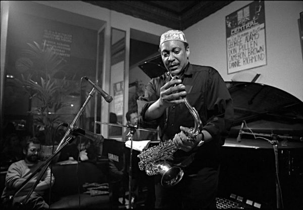 Fuimos felices… y lo sabíamos. A propósito del cierre (“de momento”) del Café Central, en Madrid, sus causas y las posibles consecuencias. Por Chema García [Escrito de jazz AKA El Rincón de Chema] [Agosto de 2025] - Tomajazz - Fuimos felices… y lo sabíamos. A propósito del cierre del Café Central, en Madrid, sus causas y las posibles consecuencias. Por Chema García en El Rincón de Chema