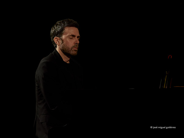 Fabrizio Bosso & Julian Oliver Mazzariello “Il cielo è pieno di stelle. Omaggio a Pino Daniele” (Umbria Jazz 2025. Galleria Nazionale dell'Umbria, Sala Podiani. Perugia. 2025-07-16) Por José Miguel Gutiérrez [Concierto de jazz] - Tomajazz - Fabrizio Bosso & Julian Oliver Mazzariello “Il cielo è pieno di stelle. Omaggio a Pino Daniele” actuaron en Umbria Jazz 2025. José Miguel Gutiérrez lo relata y retrata en Tomajazz