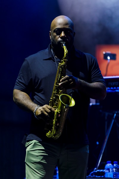Marcus Miller Quintet (XXVII Festival Internacional de Jazz de San Javier. 2025-07-22) Por José Antonio García López y Pedro Sáez [Concierto de jazz] - Tomajazz - Marcus Miller Quintet actuó en el XXVII Festival Internacional de Jazz de San Javier 2025. José Antonio García López y Pedro Sáez lo retratan y relatan. Actuaron Marcus Miller, Russell Gunn, Donald Hayes, Xavier Gordon, Anwar Marshall 
