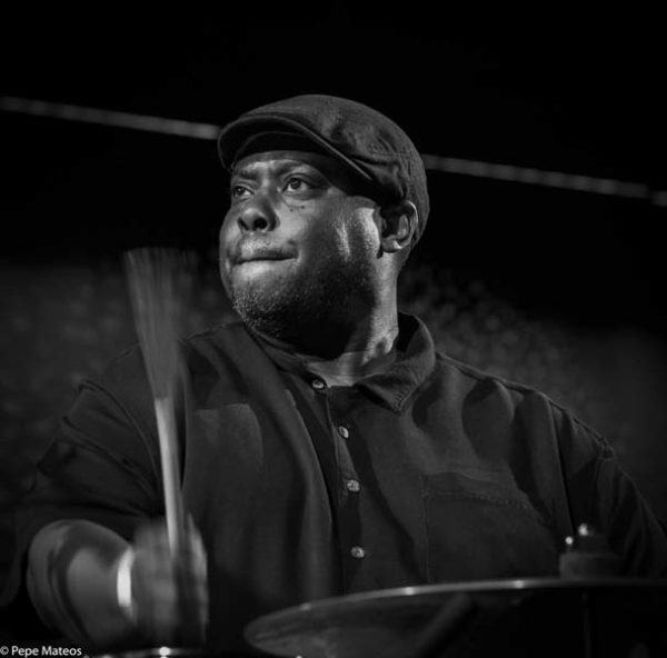 Al Di Meola - Kenny Barron (48 Festival de Jazz de Vitoria. 2025-07-18) Por Antonio Torres (texto y fotos), y Pepe Mateos (fotos) [Concierto de jazz] - Tomajazz - Al Di Meola - Kenny Barron actuaron en el 48 Festival de Jazz de Vitoria 2025, Antonio Torres y Pepe Mateos lo relatan y retratan. Actuaron Al Di Meola, Peo Alfonsi, Sergio Martínez, Kenny Barron, Kiyoshi Kitagawa, Johnathan Blake 