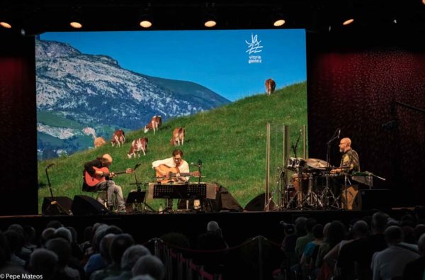 Al Di Meola - Kenny Barron (48 Festival de Jazz de Vitoria. 2025-07-18) Por Antonio Torres (texto y fotos), y Pepe Mateos (fotos) [Concierto de jazz] - Tomajazz - Al Di Meola - Kenny Barron actuaron en el 48 Festival de Jazz de Vitoria 2025, Antonio Torres y Pepe Mateos lo relatan y retratan. Actuaron Al Di Meola, Peo Alfonsi, Sergio Martínez 