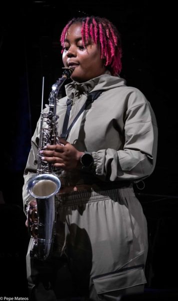 Jazzmeia Horn - Jose James (48 Festival de Jazz de Vitoria. 2025-07-17) Por Antonio Torres (texto y fotos), y Pepe Mateos (fotos) [Concierto de jazz] - Tomajazz - Jazzmeia Horn - Jose James en la segunda jornada de Mendizorroza del 48 Festival de Jazz de Vitoria. Antonio Torres y Pepe Mateos lo relatan/retratan. Actuaron Jazzmeia Horn Quartet: Jazzmeia Horn, Joel Holmes, Ameen Saleem, Ryan Sands; Jose James Quintet: José James, Ebban Dorsey, Bigyuki, Yves Fernandez, Jharis Yokley