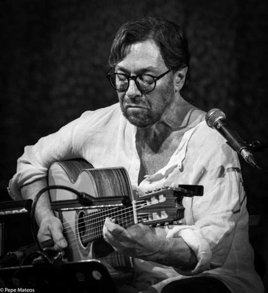 Al Di Meola - Kenny Barron (48 Festival de Jazz de Vitoria. 2025-07-18) Por Antonio Torres (texto y fotos), y Pepe Mateos (fotos) [Concierto de jazz] - Tomajazz - Al Di Meola - Kenny Barron actuaron en el 48 Festival de Jazz de Vitoria 2025, Antonio Torres y Pepe Mateos lo relatan y retratan. Actuaron Al Di Meola, Peo Alfonsi, Sergio Martínez 