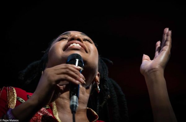 Jazzmeia Horn - Jose James (48 Festival de Jazz de Vitoria. 2025-07-17) Por Antonio Torres (texto y fotos), y Pepe Mateos (fotos) [Concierto de jazz] - Tomajazz - Jazzmeia Horn - Jose James en la segunda jornada de Mendizorroza del 48 Festival de Jazz de Vitoria. Antonio Torres y Pepe Mateos lo relatan/retratan. Actuaron Jazzmeia Horn Quartet: Jazzmeia Horn, Joel Holmes, Ameen Saleem, Ryan Sands; Jose James Quintet: José James, Ebban Dorsey, Bigyuki, Yves Fernandez, Jharis Yokley