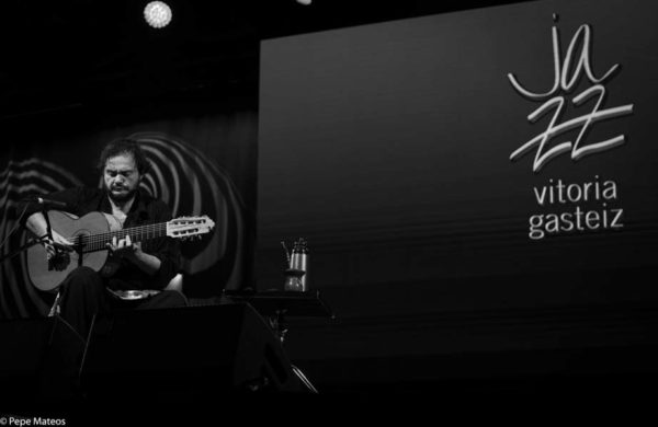 Dora Morelenbaum / Yamandu Costa / Toquinho & Camila (48 Festival de Jazz de Vitoria. 2025-07-19) Por Antonio Torres (texto y fotos), y Pepe Mateos (fotos) [Concierto de jazz] - Tomajazz - Dora Morelenbaum / Yamandu Costa / Toquinho & Camila actuaron en la jornada final del 48 Festival de Jazz de Vitoria 2025. Antonio Torres (texto y fotos), y Pepe Mateos (fotos) repasan la actuación