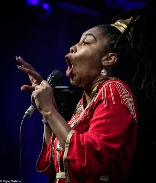 Jazzmeia Horn - Jose James (48 Festival de Jazz de Vitoria. 2025-07-17) Por Antonio Torres (texto y fotos), y Pepe Mateos (fotos) [Concierto de jazz] - Tomajazz - Jazzmeia Horn - Jose James en la segunda jornada de Mendizorroza del 48 Festival de Jazz de Vitoria. Antonio Torres y Pepe Mateos lo relatan/retratan. Actuaron Jazzmeia Horn Quartet: Jazzmeia Horn, Joel Holmes, Ameen Saleem, Ryan Sands; Jose James Quintet: José James, Ebban Dorsey, Bigyuki, Yves Fernandez, Jharis Yokley