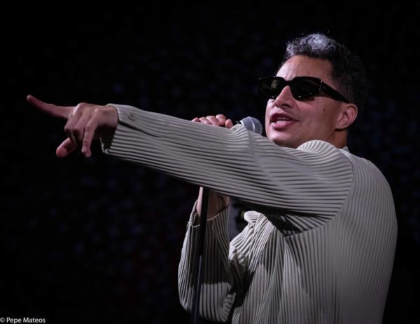 Jazzmeia Horn - Jose James (48 Festival de Jazz de Vitoria. 2025-07-17) Por Antonio Torres (texto y fotos), y Pepe Mateos (fotos) [Concierto de jazz] - Tomajazz - Jazzmeia Horn - Jose James en la segunda jornada de Mendizorroza del 48 Festival de Jazz de Vitoria. Antonio Torres y Pepe Mateos lo relatan/retratan. Actuaron Jazzmeia Horn Quartet: Jazzmeia Horn, Joel Holmes, Ameen Saleem, Ryan Sands; Jose James Quintet: José James, Ebban Dorsey, Bigyuki, Yves Fernandez, Jharis Yokley