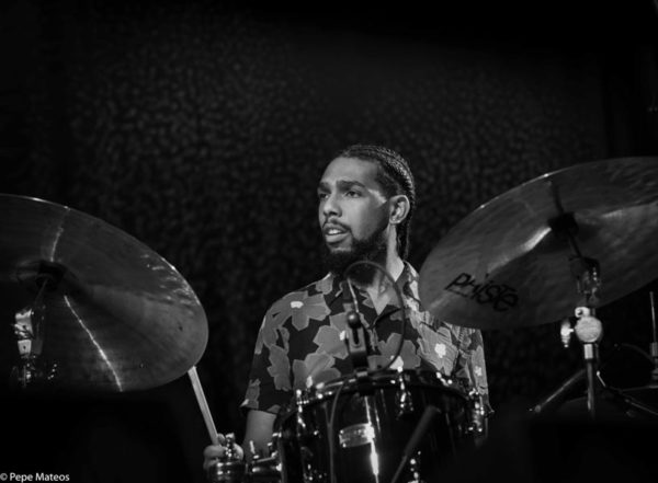 Jazzmeia Horn - Jose James (48 Festival de Jazz de Vitoria. 2025-07-17) Por Antonio Torres (texto y fotos), y Pepe Mateos (fotos) [Concierto de jazz] - Tomajazz - Jazzmeia Horn - Jose James en la segunda jornada de Mendizorroza del 48 Festival de Jazz de Vitoria. Antonio Torres y Pepe Mateos lo relatan/retratan. Actuaron Jazzmeia Horn Quartet: Jazzmeia Horn, Joel Holmes, Ameen Saleem, Ryan Sands; Jose James Quintet: José James, Ebban Dorsey, Bigyuki, Yves Fernandez, Jharis Yokley