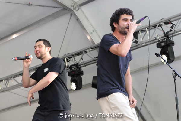 Zarata Selektion (48 Festival de Jazz de Vitoria. 2025-07-12) Por José Luis Luna Rocafort [INSTANTZZ AKA Galería fotográfica AKA Fotoblog de jazz, impro… y algo más] - Tomajazz - Zarata Selektion actuó en el 48 Festival de Jazz de Vitoria 2025-07-12) Por José Luis Luna Rocafort [INSTANTZZ