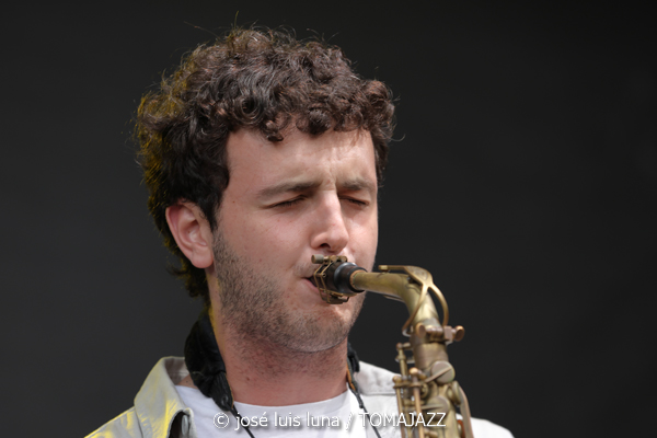 Eneko Diéguez Quartet (60 Festival de Jazz de San Sebastián 2025. 2025-07-25) Por José Luis Luna Rocafort [INSTANTZZ AKA Galería fotográfica AKA Fotoblog de jazz, impro… y algo más] - Tomajazz - Eneko Diéguez Quartet actuó en el 60 Festival de Jazz de San Sebastián 2025. José Luis Luna Rocafort lo retrata en INSTANTZZ. Actuaron Eneko Diéguez, Raúl Pérez, Nicolás Alvear, Eneko Arbea