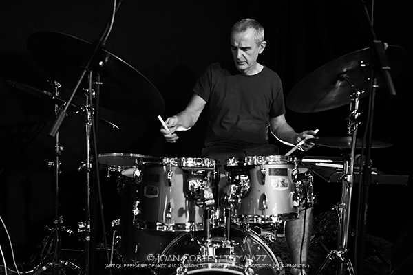 Géraldine Laurent 4t «Looking for Mingus» (Art Que Fem-Més de Jazz #10/ Maison du Temps Libre, 14-agosto-2025, Eus -France-) Por Joan Cortès [INSTANTZZ AKA Galería fotográfica AKA Fotoblog de jazz, impro… y algo más] - Tomajazz - Géraldine Laurent “Looking for Mingus” actuó en Més de Jazz #10 en Maison du Temps Libre, Eus -France-, el 14 de agosto de 2025. Joan Cortès fotografía el concierto en INSTANTZZ. Actuaron Géraldine Laurent, Jean-Charles Richard, Manu Codjia, Christophe Marguet