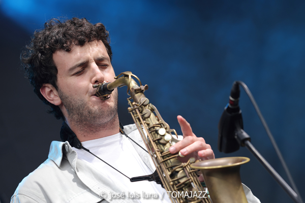 Eneko Diéguez Quartet (60 Festival de Jazz de San Sebastián 2025. 2025-07-25) Por José Luis Luna Rocafort [INSTANTZZ AKA Galería fotográfica AKA Fotoblog de jazz, impro… y algo más] - Tomajazz - Eneko Diéguez Quartet actuó en el 60 Festival de Jazz de San Sebastián 2025. José Luis Luna Rocafort lo retrata en INSTANTZZ. Actuaron Eneko Diéguez, Raúl Pérez, Nicolás Alvear, Eneko Arbea