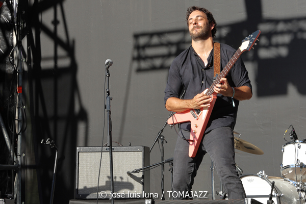 Thomas Camille (60 Festival de Jazz de San Sebastián 2025. 2025-07-24) Por José Luis Luna Rocafort [INSTANTZZ AKA Galería fotográfica AKA Fotoblog de jazz, impro… y algo más] - Tomajazz - Thomas Camille actuó en el 60 Festival de Jazz de San Sebastián 2025. José Luis Luna Rocafort lo retrata en INSTANTZZ. Thomas Camille, Tomás Lizardi, Álvaro Ginés, Jorge González