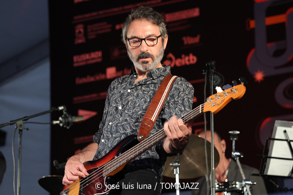 The Allnighters (48 Festival de Jazz de Vitoria. 2025-07-12) Por José Luis Luna Rocafort [INSTANTZZ AKA Galería fotográfica AKA Fotoblog de jazz, impro… y algo más] - Tomajazz - The Allnighters actuaron en el 48 Festival de Jazz de Vitoria 2025. José Luis Luna lo retrata en INSTANTZZ. Actuaron Iñigo Ortiz de Zárate, Iñaki "Igu" García, Ruper Díez, Daniel Merino, Alfonso Aranguren, Zigor Martínez, Imanol Suberviola