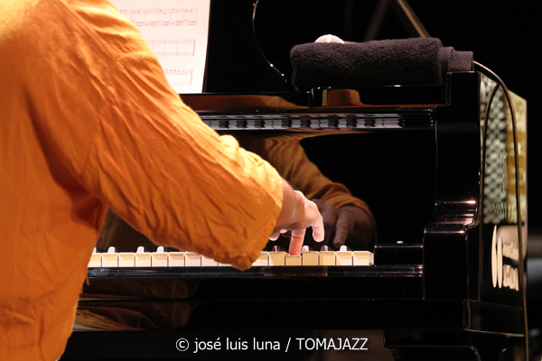 Cuarteto Federal (XI JazzEñe 2025. Teatro Victoria Eugenia, Donosti – San Sebastián. 2025-07-25) Por José Luis Luna Rocafort [INSTANTZZ AKA Galería fotográfica AKA Fotoblog de jazz, impro… y algo más] - Tomajazz - Cuarteto Federal actuó en el XI JazzEñe 2025. José Luis Luna Rocafort lo retrata en INSTANTZZ. Actuaron Kike Perdomo: saxos tenor y soprano Javier Galiana: piano Xacobe Martínez: contrabajo Guillem Arnedo