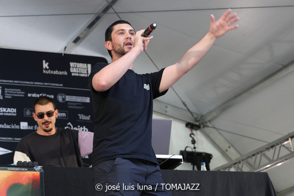 Zarata Selektion (48 Festival de Jazz de Vitoria. 2025-07-12) Por José Luis Luna Rocafort [INSTANTZZ AKA Galería fotográfica AKA Fotoblog de jazz, impro… y algo más] - Tomajazz - Zarata Selektion actuó en el 48 Festival de Jazz de Vitoria 2025-07-12) Por José Luis Luna Rocafort [INSTANTZZ