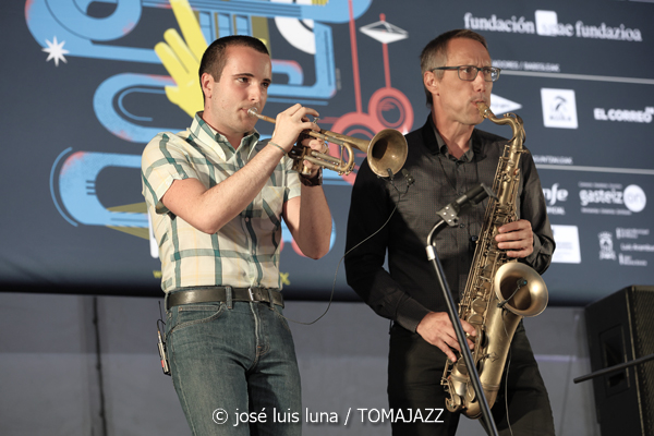 The Allnighters (48 Festival de Jazz de Vitoria. 2025-07-12) Por José Luis Luna Rocafort [INSTANTZZ AKA Galería fotográfica AKA Fotoblog de jazz, impro… y algo más] - Tomajazz - The Allnighters actuaron en el 48 Festival de Jazz de Vitoria 2025. José Luis Luna lo retrata en INSTANTZZ. Actuaron Iñigo Ortiz de Zárate, Iñaki "Igu" García, Ruper Díez, Daniel Merino, Alfonso Aranguren, Zigor Martínez, Imanol Suberviola