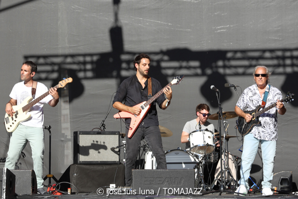 Thomas Camille (60 Festival de Jazz de San Sebastián 2025. 2025-07-24) Por José Luis Luna Rocafort [INSTANTZZ AKA Galería fotográfica AKA Fotoblog de jazz, impro… y algo más] - Tomajazz - Thomas Camille actuó en el 60 Festival de Jazz de San Sebastián 2025. José Luis Luna Rocafort lo retrata en INSTANTZZ. Thomas Camille, Tomás Lizardi, Álvaro Ginés, Jorge González
