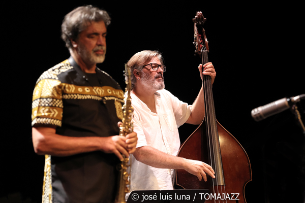 Cuarteto Federal (XI JazzEñe 2025. Teatro Victoria Eugenia, Donosti – San Sebastián. 2025-07-25) Por José Luis Luna Rocafort [INSTANTZZ AKA Galería fotográfica AKA Fotoblog de jazz, impro… y algo más] - Tomajazz - Cuarteto Federal actuó en el XI JazzEñe 2025. José Luis Luna Rocafort lo retrata en INSTANTZZ. Actuaron Kike Perdomo: saxos tenor y soprano Javier Galiana: piano Xacobe Martínez: contrabajo Guillem Arnedo
