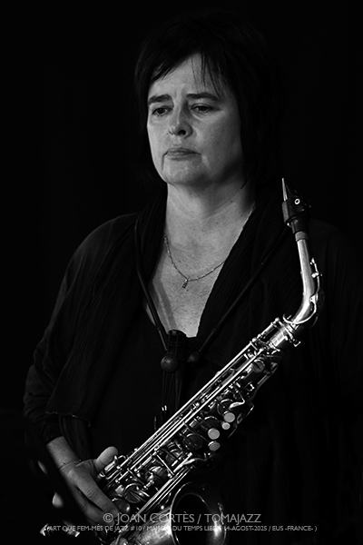 Géraldine Laurent 4t «Looking for Mingus» (Art Que Fem-Més de Jazz #10/ Maison du Temps Libre, 14-agosto-2025, Eus -France-) Por Joan Cortès [INSTANTZZ AKA Galería fotográfica AKA Fotoblog de jazz, impro… y algo más] - Tomajazz - Géraldine Laurent “Looking for Mingus” actuó en Més de Jazz #10 en Maison du Temps Libre, Eus -France-, el 14 de agosto de 2025. Joan Cortès fotografía el concierto en INSTANTZZ. Actuaron Géraldine Laurent, Jean-Charles Richard, Manu Codjia, Christophe Marguet