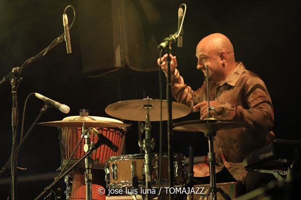 Soleá Morente (La LLuna en Vers. Santuari de Consolació, Sant Joan, Mallorca. 2025-08-09) Por José Luis Luna Rocafort [INSTANTZZ AKA Galería fotográfica AKA Fotoblog de jazz, impro… y algo más] - Tomajazz - Soleá Morente actuó en La LLuna en Vers en Santuari de Consolació, Sant Joan, Mallorca, el 9 de agosto de 2025. José Luis Luna Rocafort lo retrata en INSTANTZZ