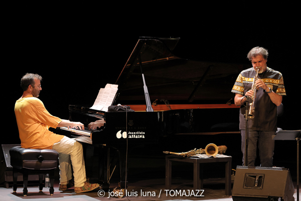 Cuarteto Federal (XI JazzEñe 2025. Teatro Victoria Eugenia, Donosti – San Sebastián. 2025-07-25) Por José Luis Luna Rocafort [INSTANTZZ AKA Galería fotográfica AKA Fotoblog de jazz, impro… y algo más] - Tomajazz - Cuarteto Federal actuó en el XI JazzEñe 2025. José Luis Luna Rocafort lo retrata en INSTANTZZ. Actuaron Kike Perdomo: saxos tenor y soprano Javier Galiana: piano Xacobe Martínez: contrabajo Guillem Arnedo