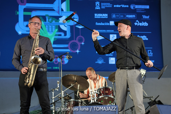 The Allnighters (48 Festival de Jazz de Vitoria. 2025-07-12) Por José Luis Luna Rocafort [INSTANTZZ AKA Galería fotográfica AKA Fotoblog de jazz, impro… y algo más] - Tomajazz - The Allnighters actuaron en el 48 Festival de Jazz de Vitoria 2025. José Luis Luna lo retrata en INSTANTZZ. Actuaron Iñigo Ortiz de Zárate, Iñaki "Igu" García, Ruper Díez, Daniel Merino, Alfonso Aranguren, Zigor Martínez, Imanol Suberviola