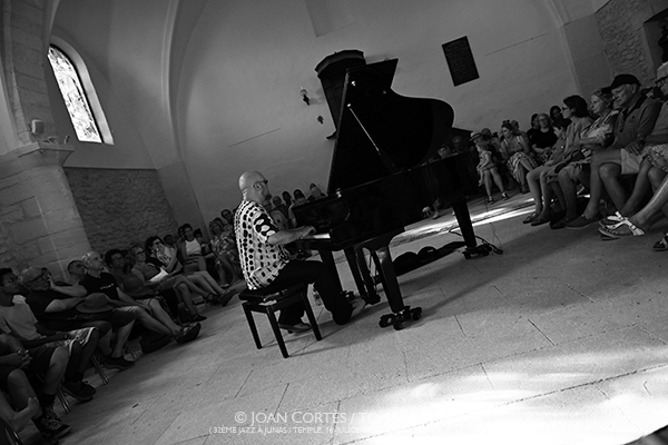 Bojan Z / Sėlēnę / Marco Živadinović (32è Jazz à Junas - Rencontre avec La Serbie / Temple, 16-18-julio-2025, Junas -France-) [I] Por Joan Cortès [INSTANTZZ AKA Galería fotográfica AKA Fotoblog de jazz, impro… y algo más] - Tomajazz - Bojan Z / Sėlēnę / Marco Živadinović actuaron en 32è Jazz à Junas 2025 - Rencontre avec La Serbie / Temple, Junas -France-, del 16 al 18-julio-2025, [I] Por Joan Cortès [INSTANTZZ