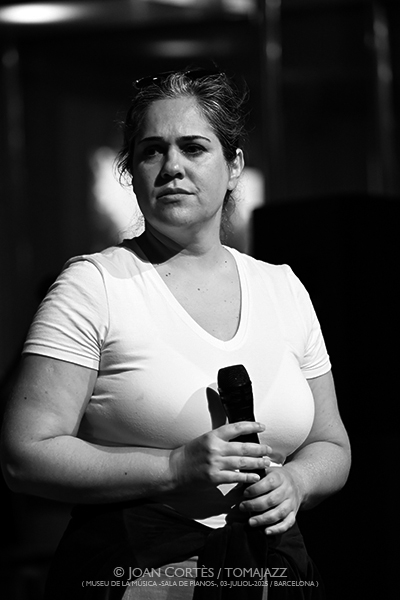 Verano Femenino 2025 Por Joan Cortès [INSTANTZZ AKA Galería fotográfica AKA Fotoblog de jazz, impro… y algo más] - Tomajazz - En Tomajazz los repasos por estaciones de las actuaciones femeninas de Joan Cortès son un clásico. Es el caso de Verano Femenino 2025, con imágenes