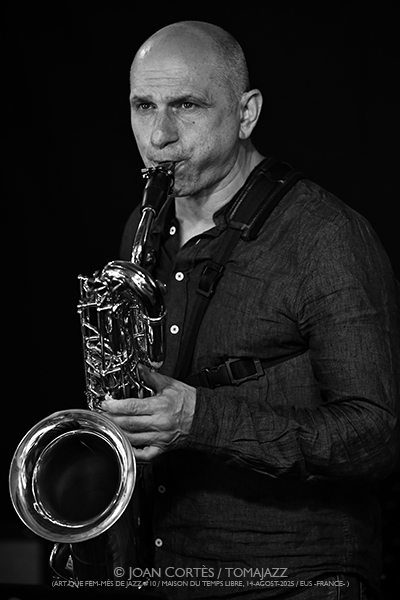 Géraldine Laurent 4t «Looking for Mingus» (Art Que Fem-Més de Jazz #10/ Maison du Temps Libre, 14-agosto-2025, Eus -France-) Por Joan Cortès [INSTANTZZ AKA Galería fotográfica AKA Fotoblog de jazz, impro… y algo más] - Tomajazz - Géraldine Laurent “Looking for Mingus” actuó en Més de Jazz #10 en Maison du Temps Libre, Eus -France-, el 14 de agosto de 2025. Joan Cortès fotografía el concierto en INSTANTZZ. Actuaron Géraldine Laurent, Jean-Charles Richard, Manu Codjia, Christophe Marguet