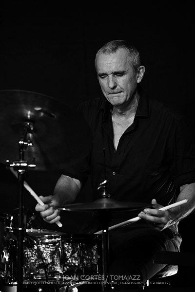 Géraldine Laurent 4t «Looking for Mingus» (Art Que Fem-Més de Jazz #10/ Maison du Temps Libre, 14-agosto-2025, Eus -France-) Por Joan Cortès [INSTANTZZ AKA Galería fotográfica AKA Fotoblog de jazz, impro… y algo más] - Tomajazz - Géraldine Laurent “Looking for Mingus” actuó en Més de Jazz #10 en Maison du Temps Libre, Eus -France-, el 14 de agosto de 2025. Joan Cortès fotografía el concierto en INSTANTZZ. Actuaron Géraldine Laurent, Jean-Charles Richard, Manu Codjia, Christophe Marguet