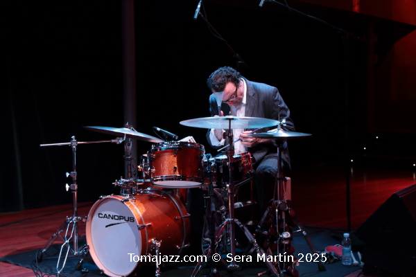 Ramón López: 40 primaveras en París. Por Pachi Tapiz [Entrevista de jazz] - Tomajazz - Ramón López ha celebrado sus cuatro décadas residiendo en Francia con la publicación de 40 Springs In Paris (RogueArt, 2025). Con motivo de este aniversario, Pachi Tapiz entrevistó al bat