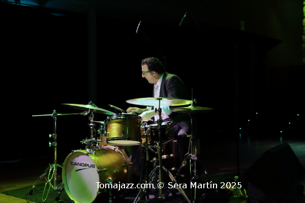 Ramón López: 40 primaveras en París. Por Pachi Tapiz [Entrevista de jazz] - Tomajazz - Ramón López ha celebrado sus cuatro décadas residiendo en Francia con la publicación de 40 Springs In Paris (RogueArt, 2025). Con motivo de este aniversario, Pachi Tapiz entrevistó al bat