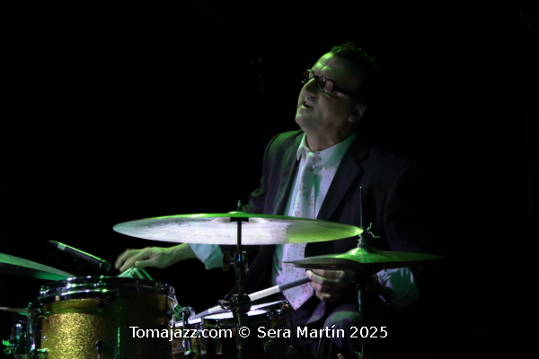 Ramón López: 40 primaveras en París. Por Pachi Tapiz [Entrevista de jazz] - Tomajazz - Ramón López ha celebrado sus cuatro décadas residiendo en Francia con la publicación de 40 Springs In Paris (RogueArt, 2025). Con motivo de este aniversario, Pachi Tapiz entrevistó al bat