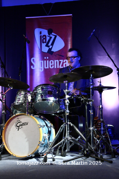 Ramón López: 40 primaveras en París. Por Pachi Tapiz [Entrevista de jazz] - Tomajazz - Ramón López ha celebrado sus cuatro décadas residiendo en Francia con la publicación de 40 Springs In Paris (RogueArt, 2025). Con motivo de este aniversario, Pachi Tapiz entrevistó al bat