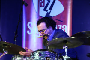 Ramón López: 40 primaveras en París. Por Pachi Tapiz [Entrevista de jazz] - Tomajazz - Ramón López ha celebrado sus cuatro décadas residiendo en Francia con la publicación de 40 Springs In Paris (RogueArt, 2025). Con motivo de este aniversario, Pachi Tapiz entrevistó al bat