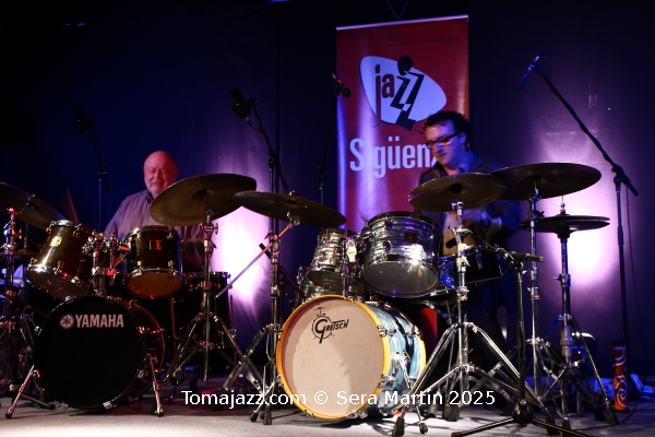 Ramón López: 40 primaveras en París. Por Pachi Tapiz [Entrevista de jazz] - Tomajazz - Ramón López ha celebrado sus cuatro décadas residiendo en Francia con la publicación de 40 Springs In Paris (RogueArt, 2025). Con motivo de este aniversario, Pachi Tapiz entrevistó al bat