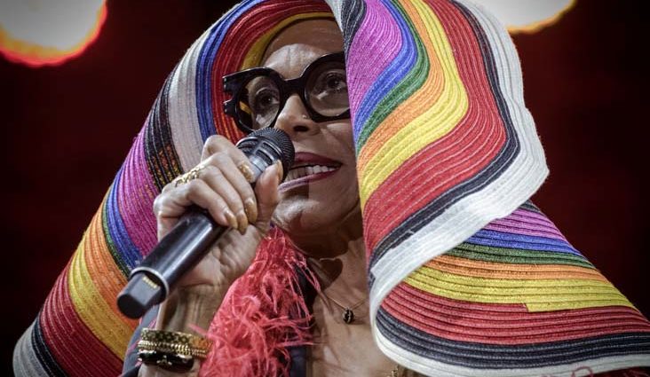 Marc Ribot Hurry Red Telephone - Dee Dee Bridgewater Quartet: We Exist! (60 Festival de Jazz de San Sebastián 2025. 2025-07-25) Por Antonio Torres (texto y fotos), y Pepe Mateos (fotos) [Concierto de jazz] - Tomajazz - Marc Ribot Hurry Red Telephone - Dee Dee Bridgewater Quartet: We Exist! actuaron en el 60 Festival de Jazz de San Sebastián 2025. Antonio Torres y Pepe Mateos repasan la cita doble. Actuaron Marc Ribot,  Ava Mendoza,  Sebastian Steinberg, Chad Taylor, Dee Dee Bridgewater, Carmen Staaf, Rosa Brunello, Evita Polidoro