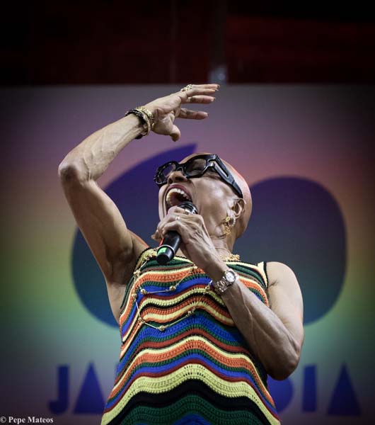 Marc Ribot Hurry Red Telephone - Dee Dee Bridgewater Quartet: We Exist! (60 Festival de Jazz de San Sebastián 2025. 2025-07-25) Por Antonio Torres (texto y fotos), y Pepe Mateos (fotos) [Concierto de jazz] - Tomajazz - Marc Ribot Hurry Red Telephone - Dee Dee Bridgewater Quartet: We Exist! actuaron en el 60 Festival de Jazz de San Sebastián 2025. Antonio Torres y Pepe Mateos repasan la cita doble. Actuaron Marc Ribot, Ava Mendoza, Sebastian Steinberg, Chad Taylor, Dee Dee Bridgewater, Carmen Staaf, Rosa Brunello, Evita Polidoro 