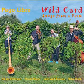 Pago Libre: Wild Card – Songs from a Farm (Leo Records; 2025) Por Pachi Tapiz [Grabación de jazz] - Tomajazz - Wild Card – Songs from a Farm (Leo Records; 2025) es la nueva grabación de Pago Libre en el 35º aniversario del grupo. Pachi Tapiz repasa la grabación. Participan Arkady Shilkloper, Florian Mayer, John Wolf Brennan, Rätus Flisch, Tony Majdalani