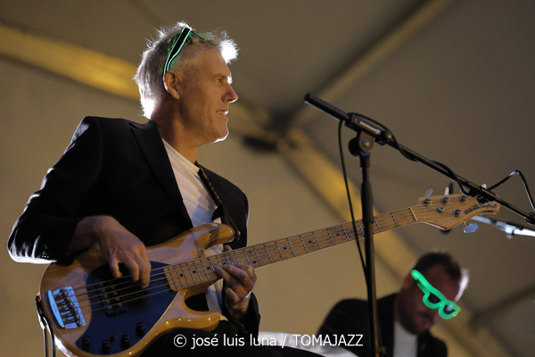 Geometrical Sardine (48 Festival de Jazz de Vitoria. 2025-07-13) Por José Luis Luna Rocafort [INSTANTZZ AKA Galería fotográfica AKA Fotoblog de jazz, impro… y algo más] - Tomajazz - Geometrical Sardine actuó en el 48 Festival de Jazz de Vitoria 2025. José Luis Luna Rocafort los retrata en INSTANTZZ. Actuaron Jaume Rosselló, Joan Roca, Pep Aspas