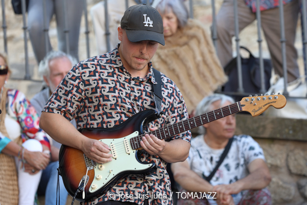 Malaka (48 Festival de Jazz de Vitoria. 2025-07-15) Por José Luis Luna Rocafort [INSTANTZZ AKA Galería fotográfica AKA Fotoblog de jazz, impro… y algo más] - Tomajazz - Malaka actuó en el 48 Festival de Jazz de Vitoria 2025. José Luis Luna Rocafort retrata el concierto en INSTANTZZ. Malaka son Gonzalo Encinal, Aitor Marimón, Beltrán del Álamo, Ager Alzola