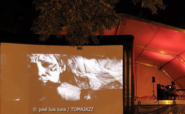 Adrián Royo (48 Festival de Jazz de Vitoria. 2025-07-13) Por José Luis Luna Rocafort [INSTANTZZ AKA Galería fotográfica AKA Fotoblog de jazz, impro… y algo más] - Tomajazz